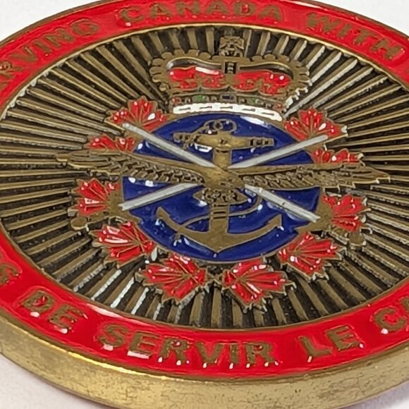 CANADIAN ARMED FORCES VETERANS SERVING CANADA WITH PRIDE MEDALLION COIN WAR - Picture 7 of 10